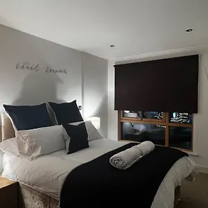 Leeds Clarence Dock 2 Bedroom Apt Leeds (West Yorkshire)