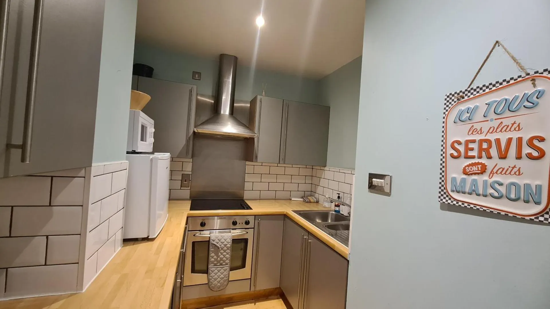 Impressive Apartment At Leeds City Centre